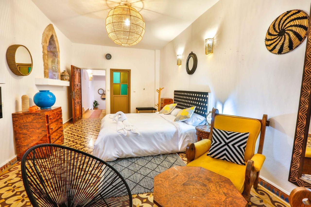 Luxury Mounia Hotel *